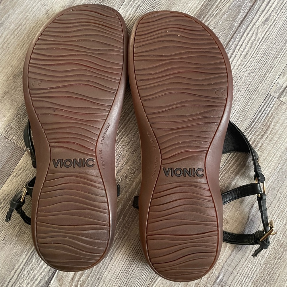 Vionic Kirra Black Leather Sandals - Picture 6 of 12
